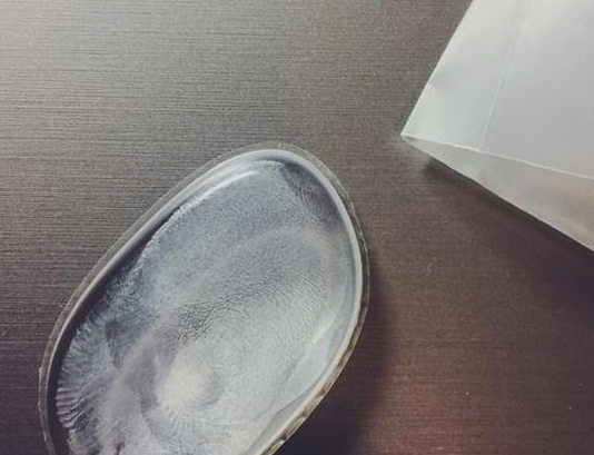 硅膠粉撲和氣墊粉撲哪個(gè)好用？硅膠粉撲和氣墊粉撲對(duì)比