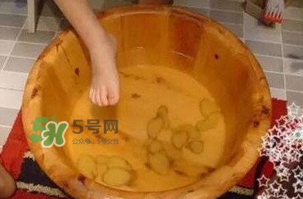 生姜泡腳怎么弄？生姜泡腳要去皮嗎