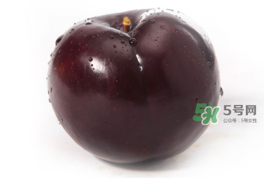 黑布李多少錢一斤？黑布李和紅布李哪個(gè)貴？
