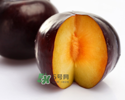 黑布李多少錢一斤？黑布李和紅布李哪個(gè)貴？