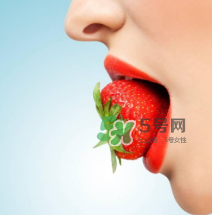 你的嘴唇為什么起泡 嘴唇上的水泡治不好嗎？
