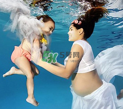 家里有寵物狗對(duì)孕婦好嗎？懷孕了家里有寵物要緊嗎？