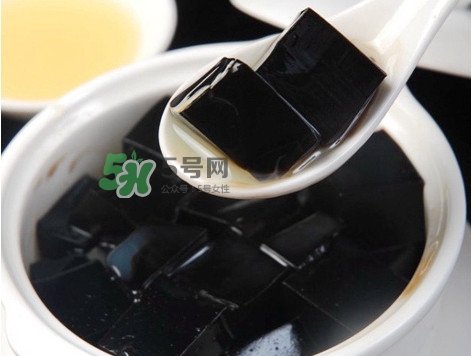 龜苓膏哪個(gè)牌子正宗？傳統(tǒng)的龜苓膏如何熬制