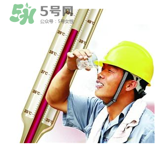 夏天防止中暑吃什么？夏天防中暑喝什么？