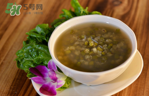 雞蛋和綠豆湯能一起吃嗎？綠豆湯可以和雞蛋一起吃嗎？