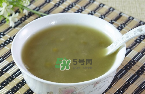 喝完啤酒可以喝綠豆湯嗎？啤酒和綠豆湯能一起喝嗎？