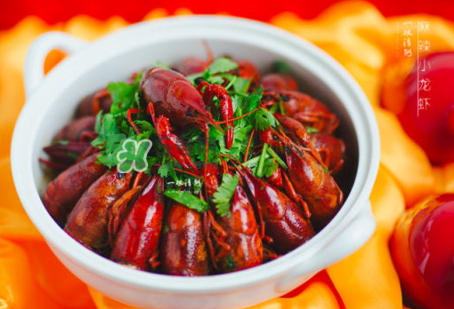 麻辣小龍蝦和西瓜能一起吃嗎？麻辣小龍蝦和西瓜一起吃會(huì)中毒嗎？