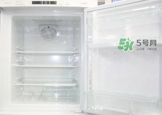 冰箱夏天溫度應(yīng)該調(diào)到幾檔？冰箱里面冰太多怎么辦