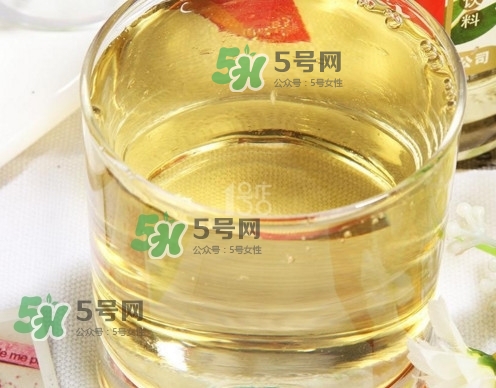 金銀花露可以當(dāng)飲料喝嗎？金銀花露喝多了會不會有害