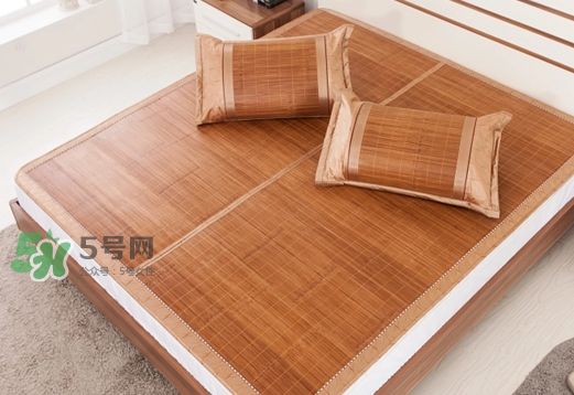三伏天坐月子可以睡涼席嗎？夏天坐月子可以睡涼席嗎？