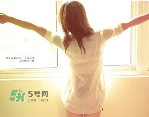三伏天坐月子可以開窗戶嗎？夏天坐月子能開窗戶嗎？