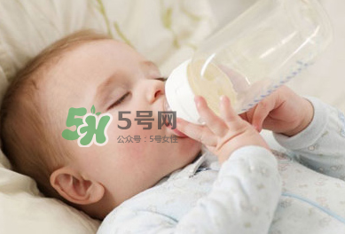 6個月寶寶不能喝水嗎？寶寶多大可以喝水呢？