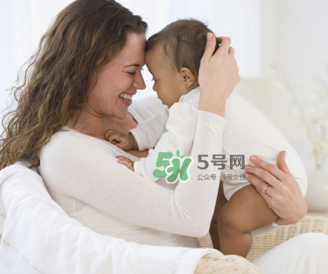 哺乳期上火對(duì)寶寶有什么影響？哺乳期上火會(huì)影響寶寶上火嗎？