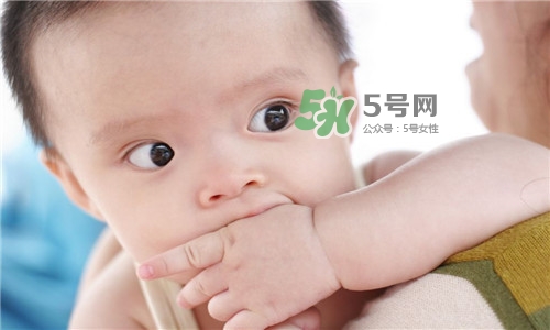 3~5個月的寶寶有多了解這個世界？寶寶睡眠習(xí)慣如何規(guī)范？