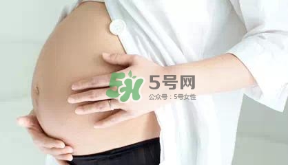 孕期肚皮癢是怎么回事？妊娠紋癢怎么辦？