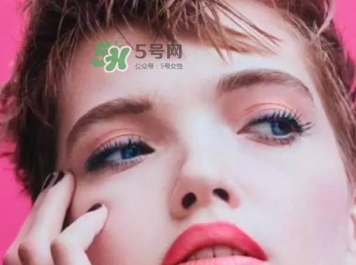迪奧雙色夾心唇膏多少錢？dior迪奧夾心唇膏上市時(shí)間