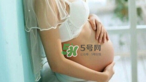 孕期肚皮癢是怎么回事？妊娠紋癢怎么辦？