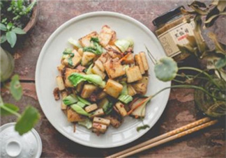 隔夜菜放冰箱能吃嗎？吃隔夜菜有哪些危害？