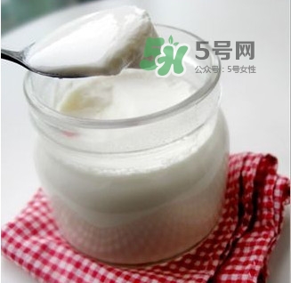 芭樂能和酸奶一起吃嗎？酸奶可以和芭樂一起吃嗎
