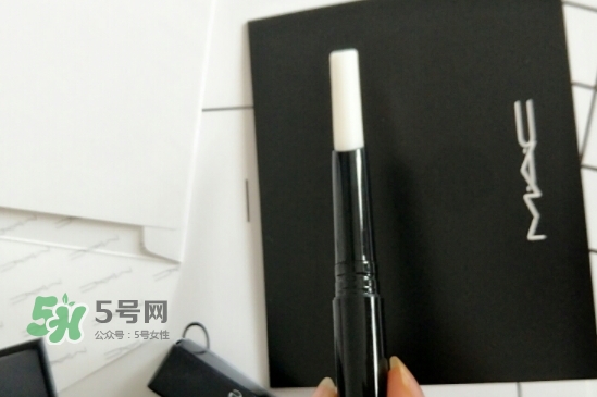mac唇部打底膏怎么用？mac唇部打底使用方法