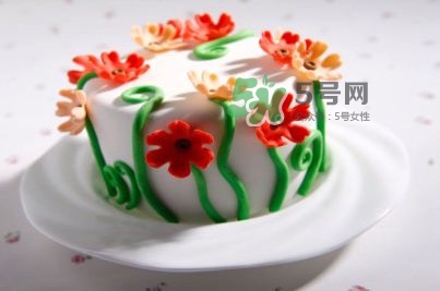 翻糖蛋糕師為什么那么火？翻糖蛋糕為何被稱為天價(jià)蛋糕