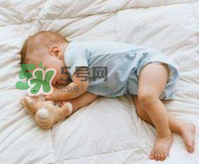 孩子尿床是缺什么？孩子尿床補什么?
