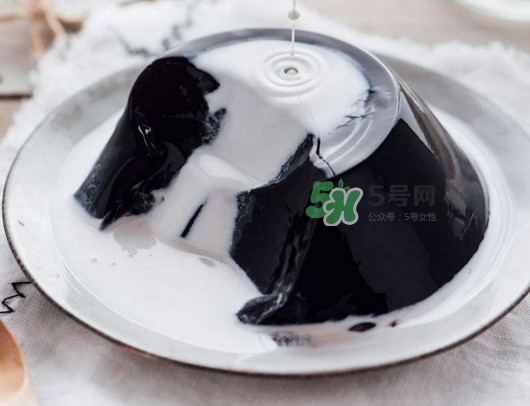 燒仙草里一般加什么？燒仙草為什么叫燒仙草