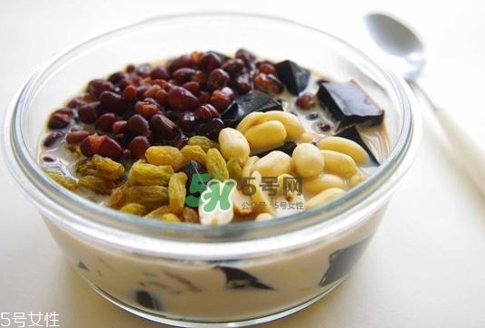 燒仙草是什么做的？燒仙草是發(fā)物嗎