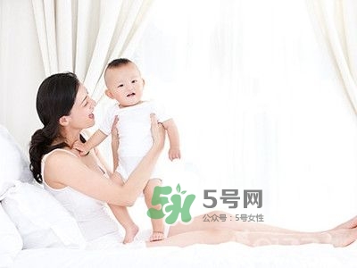 產(chǎn)后憂郁是這樣來的！這些話絕對別對新手媽媽說！