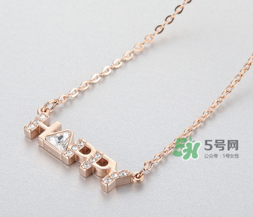 施華洛世奇七夕字母項(xiàng)鏈多少錢(qián)？施華洛世奇七夕字母項(xiàng)鏈專柜價(jià)格