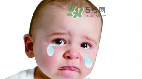 新手爸媽必看，七天教小嬰兒戒夜奶一覺到天亮