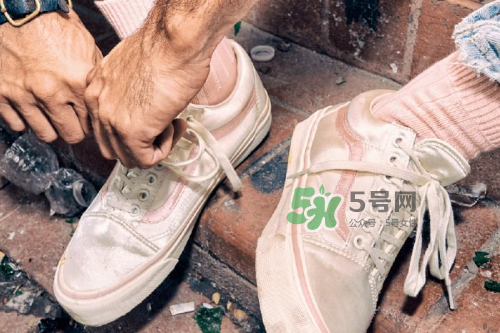 opening ceremony與vans聯(lián)名帆布鞋多少錢_哪幾款顏色？