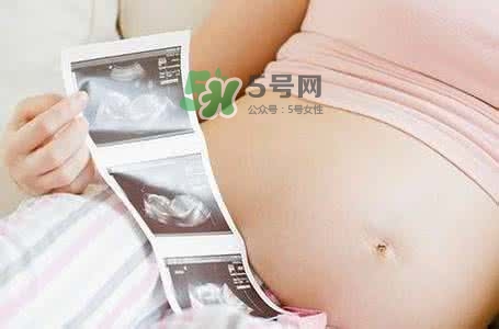 孕期可以蹲著上廁所嗎？孕期上廁所會(huì)壓到寶寶嗎？