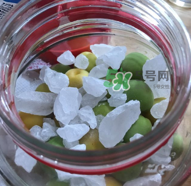 自制青梅酒的做法 青梅酒泡多久可以喝？