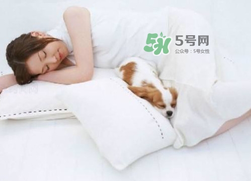 做夢是睡眠好還是不好？做夢是不是都是相反的