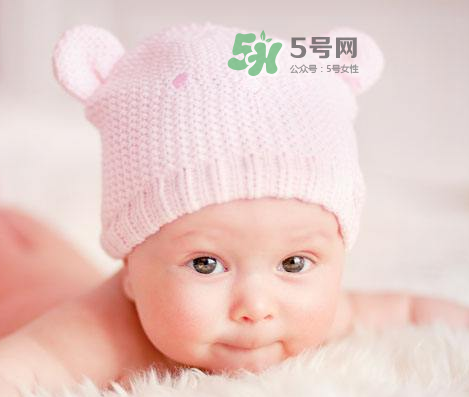 立秋后寶寶要穿什么衣服？立秋后寶寶要穿襪子嗎？