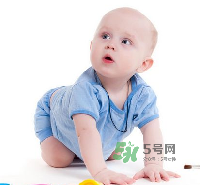 立秋后寶寶要穿什么衣服？立秋后寶寶要穿襪子嗎？