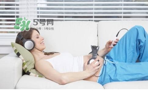 胎教可以聽(tīng)流行歌曲嗎？如何判斷寶寶喜歡什么類型的胎教音樂(lè)