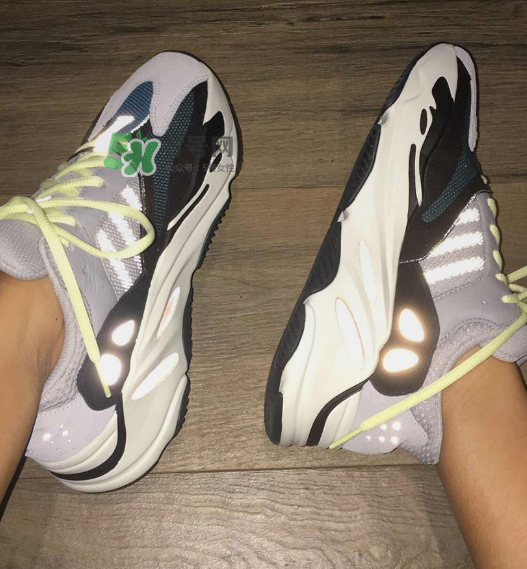 yeezy runner 700多少錢？侃爺復(fù)古跑鞋專柜價格