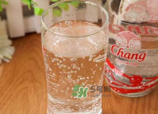 蘇打水是什么水？蘇打水喝多了會怎么樣？