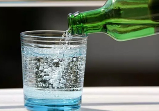 蘇打水是碳酸飲料嗎？蘇打水和碳酸飲料的區(qū)別