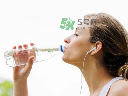 蘇打水可以加熱嗎？蘇打水能加熱喝嗎