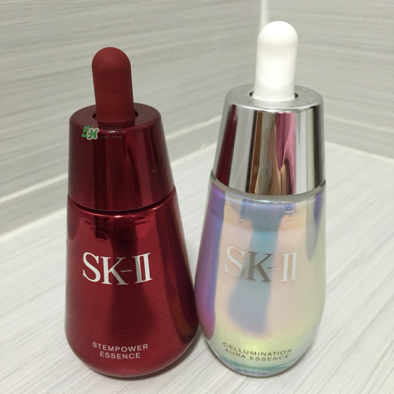 sk2小紅瓶和小燈泡精華哪個好？sk2小燈泡和小銀瓶精華區(qū)別