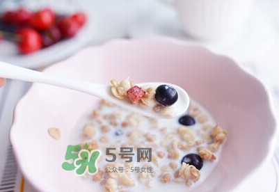 卡樂(lè)比梅果牛奶系列麥片好吃嗎？卡樂(lè)比梅果牛奶系列價(jià)格