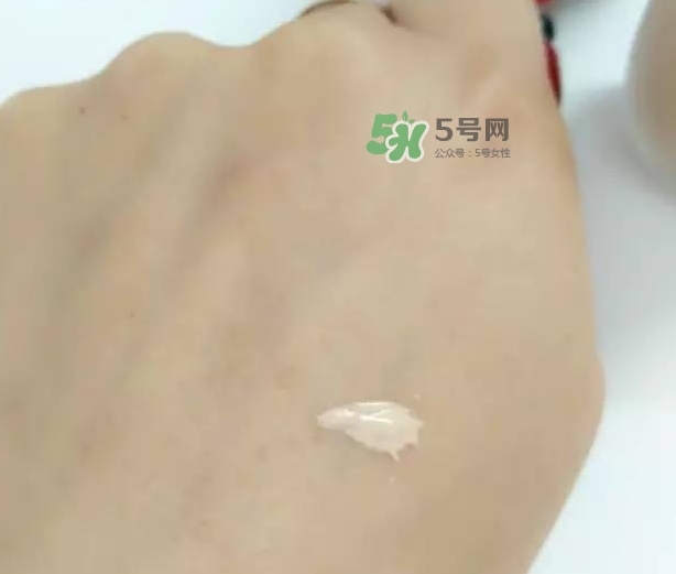 玫珂菲水粉霜怎么樣？玫珂菲全新雙用水粉霜好用嗎？