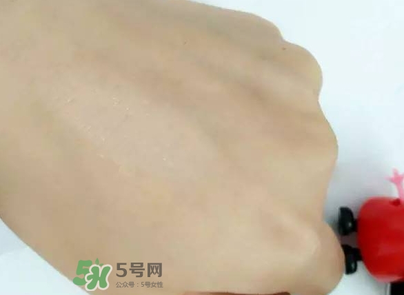 玫珂菲水粉霜怎么樣？玫珂菲全新雙用水粉霜好用嗎？
