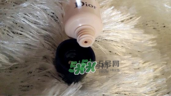 迪奧星光亮妍粉底液怎么樣？迪奧凝脂星光亮妍粉底液價(jià)格