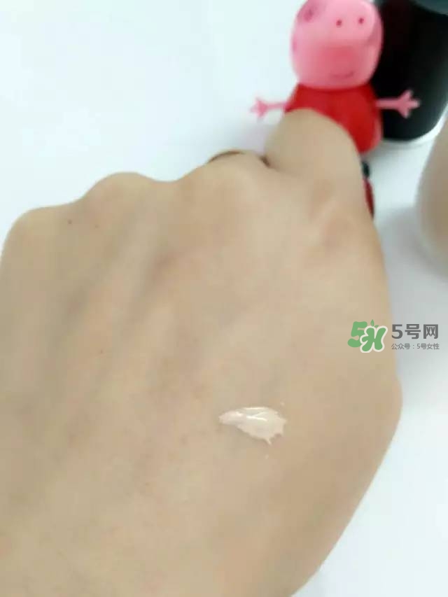 玫珂菲水粉霜怎么樣？玫珂菲全新雙用水粉霜好用嗎？