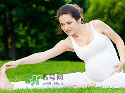 為什么伸懶腰容易抽筋？睡覺伸懶腰時腿抽筋