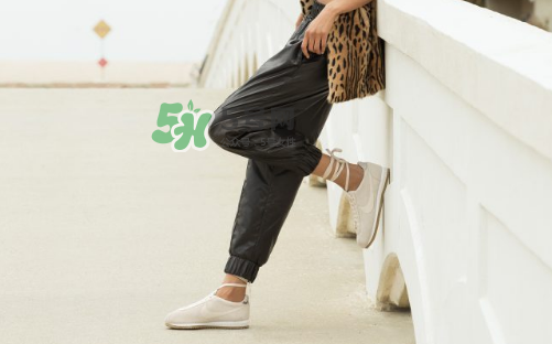 alc與nike cortez聯(lián)名在哪買？alc與耐克阿甘鞋聯(lián)名哪里有賣的？